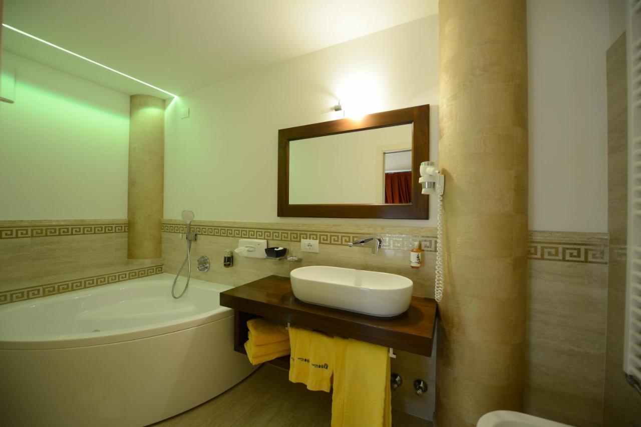 Hotel Sole باسو ديل تونالي المظهر الخارجي الصورة