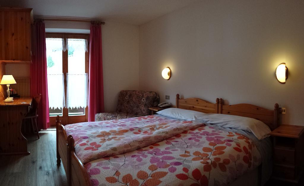 Hotel Sole باسو ديل تونالي الغرفة الصورة